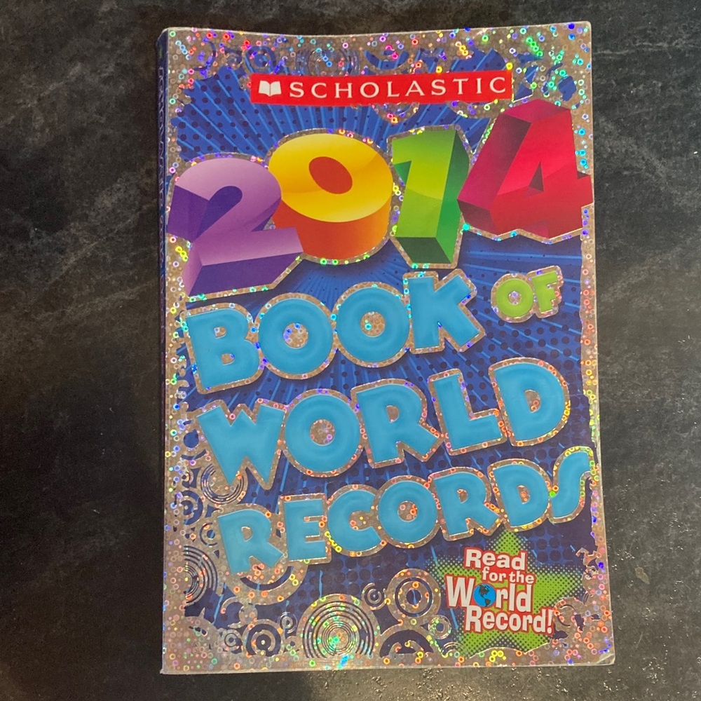 Scholastic Colorful 2014 World Records Book